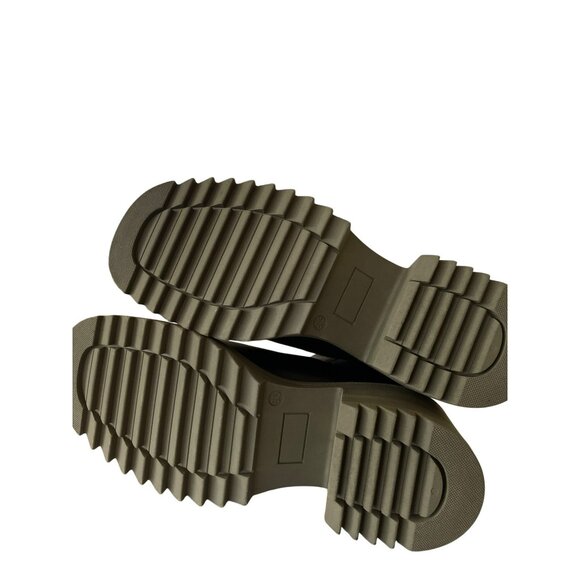 Vince Camuto Chunky Block Heel Gum Sole Combat Chelsea Ankle Boots Sz 8.5 NEW - Picture 5 of 8